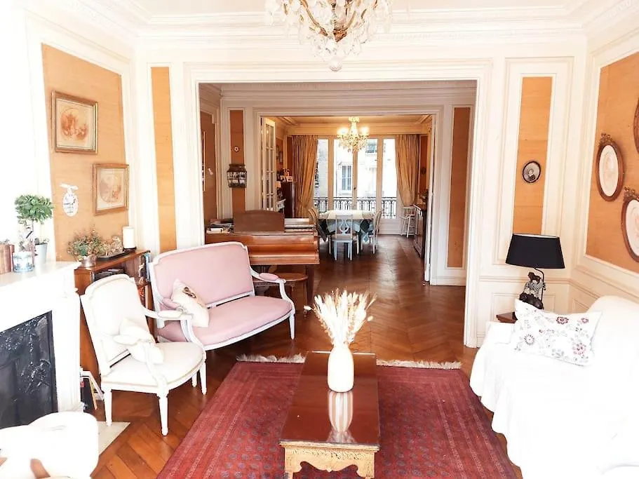 Bel Appartement Paris Centre 0*,  France